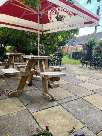 Thorverton Arms Exterior foto